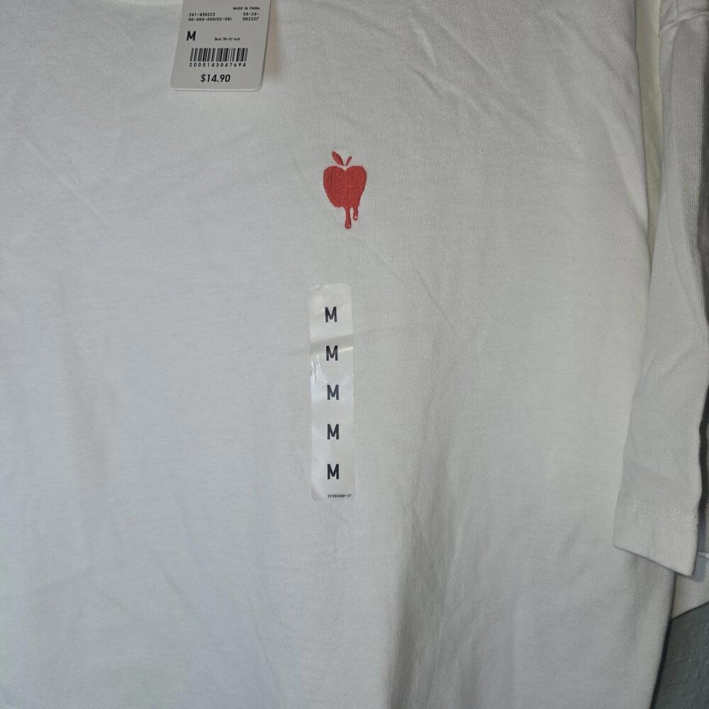 NWT UNIQLO Disney Princess And Villains Snow White Seven Dwarfs White Shirt Sz M - Picture 2 of 9